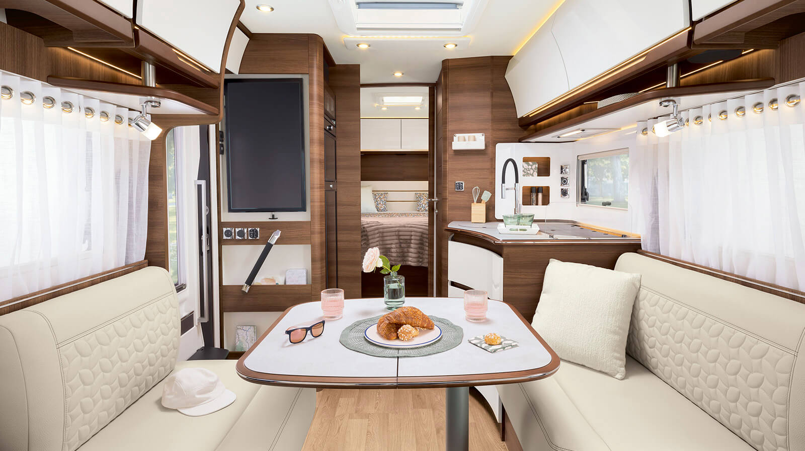 Interior photos RAPIDO Camper i96M TRUMA
