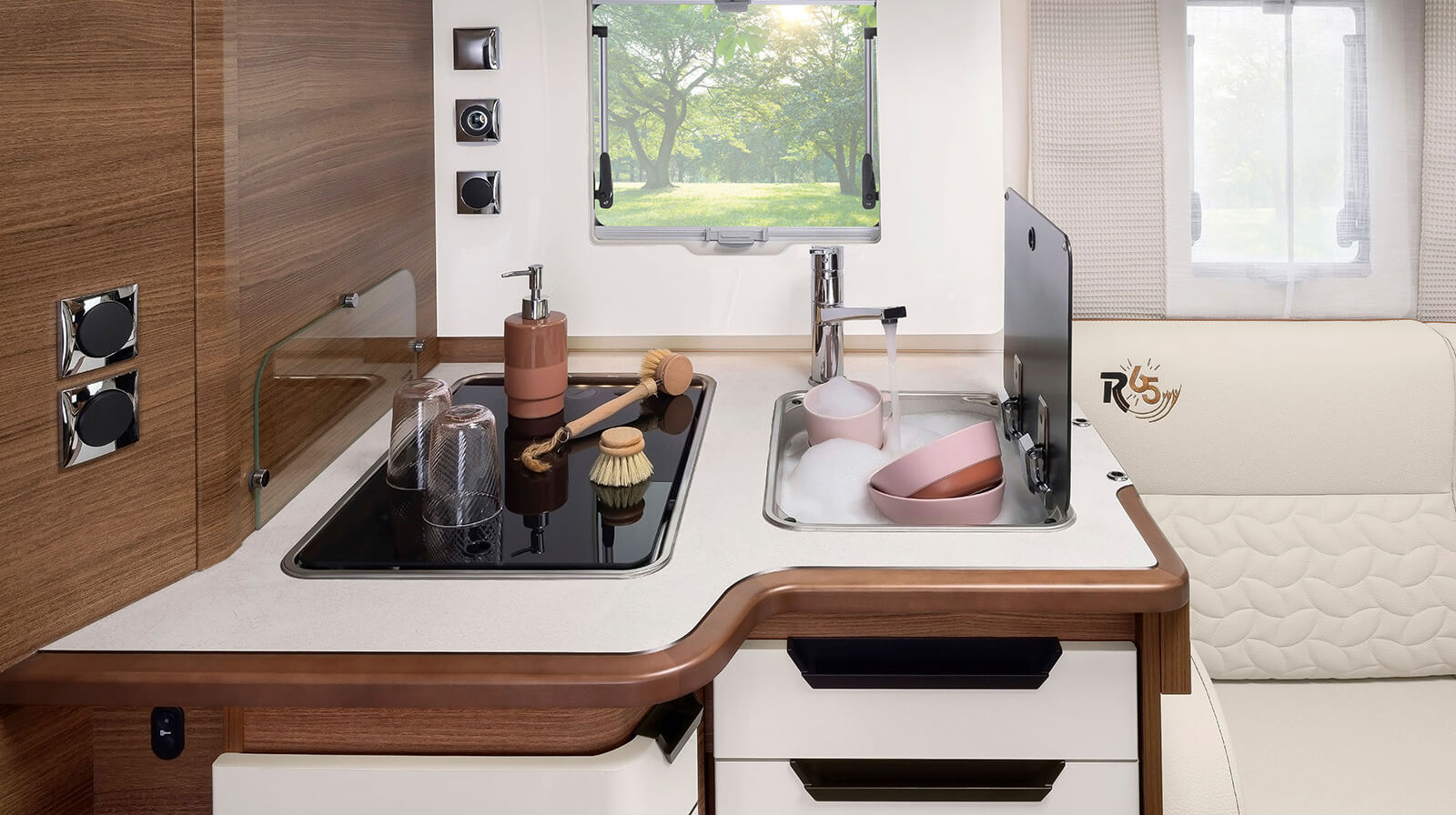 Interior photos RAPIDO Camper C86