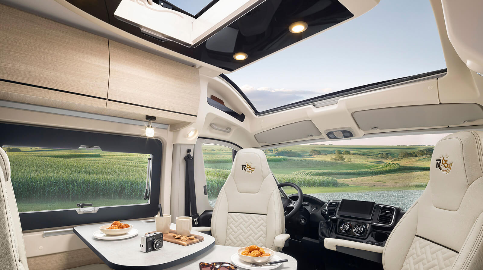 Interior photos RAPIDO Camper V62