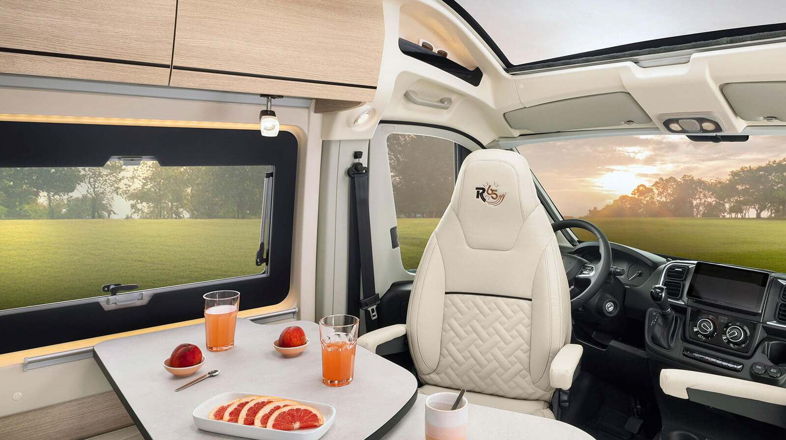 Interior photos RAPIDO Camper V62